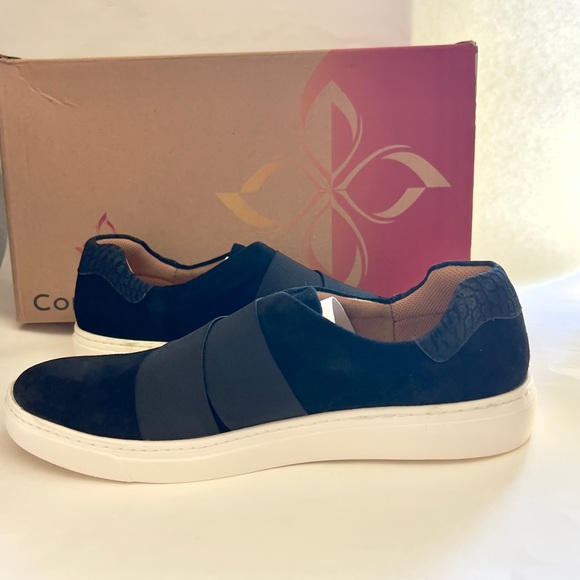 NIB Comfortiva Tamrya Black Suede Slip-on Sneaker - size 10 - Picture 5 of 11